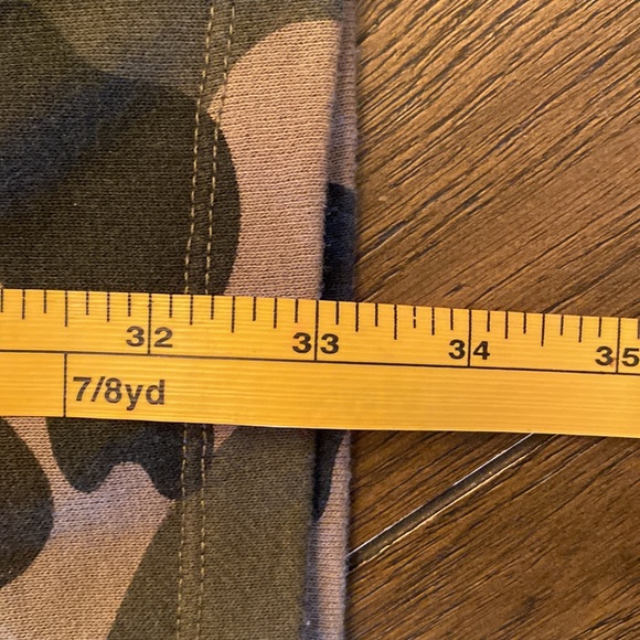 Guess sweatshirt dress with hood. Very comfortable - Picture 2 of 9